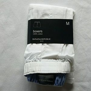 1 pair of white Banana Republic Boxers SIZE Medium